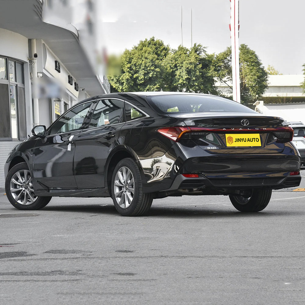 Подержанная Toyota Avalon 2.0L CVT Progressive Edition 2024 года выпуска