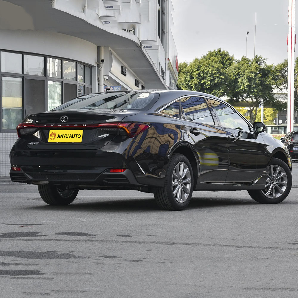 Подержанная Toyota Avalon 2.0L CVT Progressive Edition 2024 года выпуска