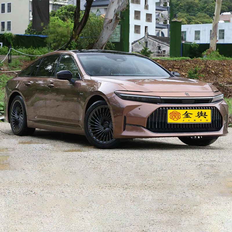 Поддержанный Toyota Crown 2024, Sedan 2.5L HEV Premium