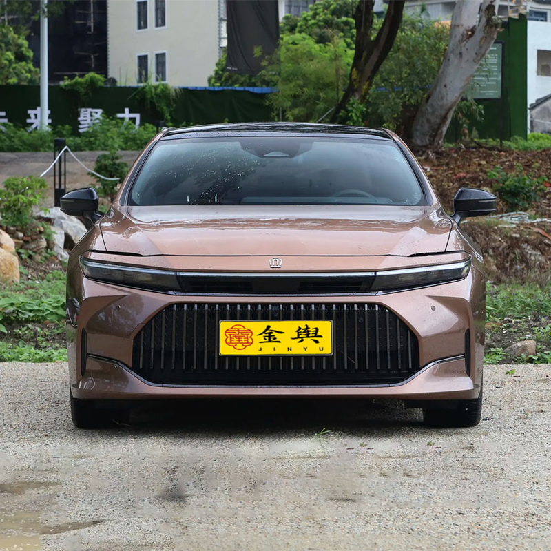 Поддержанный Toyota Crown 2024, Sedan 2.5L HEV Premium