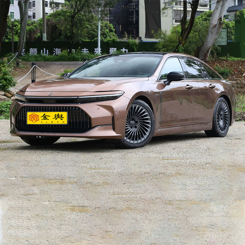 Поддержанный Toyota Crown 2024, Sedan 2.5L HEV Premium