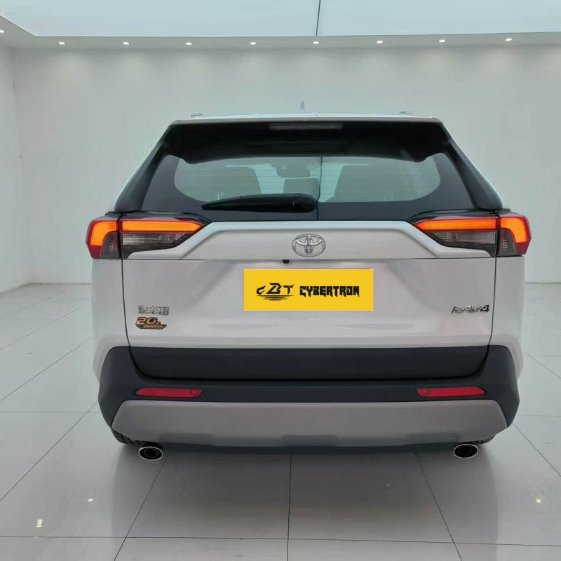 Toyota RAV4 2023, 2,0 л, CVT, передний привод, комплектация Style Plus Японский компактный внедорожник, экономичный и надежный, классический вариант для семейного использования на вторичном рынке.