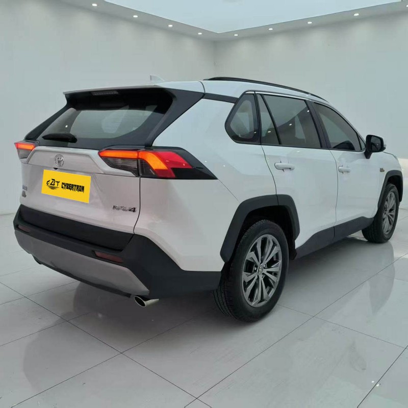 Toyota RAV4 2023, 2,0 л, CVT, передний привод, комплектация Style Plus Японский компактный внедорожник, экономичный и надежный, классический вариант для семейного использования на вторичном рынке.