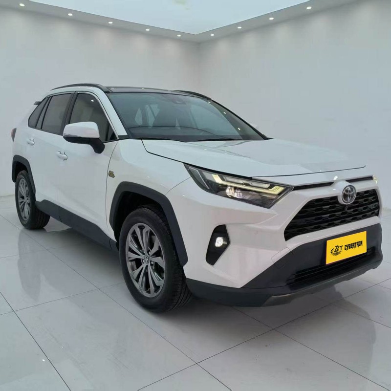 Toyota RAV4 2023, 2,0 л, CVT, передний привод, комплектация Style Plus Японский компактный внедорожник, экономичный и надежный, классический вариант для семейного использования на вторичном рынке.
