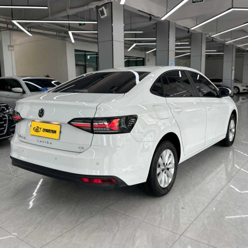 Volkswagen Lavida 2025 года (версия Xinrui 1.5L «Chuzhong Xinyi»): экономичный и надежный компактный семейный седан — отличный выбор, если вы ищете популярный семейный автомобиль с пробегом.