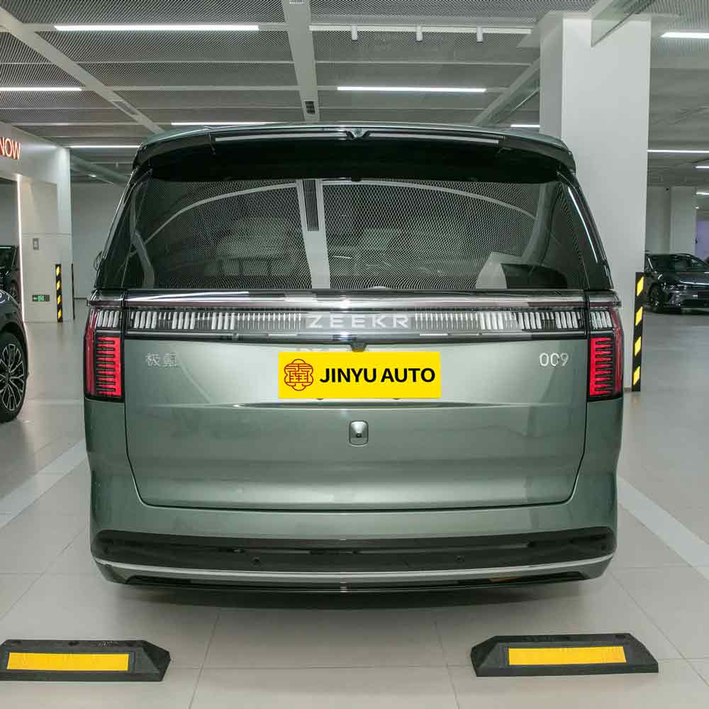 Модель ZEEKR 009 2024 года выпуска, семиместный, с проходом между рядами, с приводом на два колеса, мощностью 108 кВт*ч