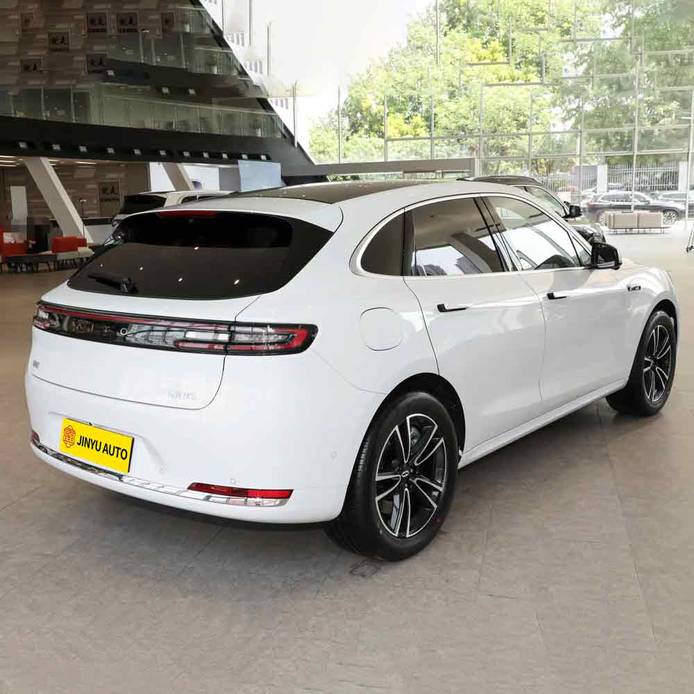 AITO M5 2025 с расширенным диапазоном ультра-заднего привода