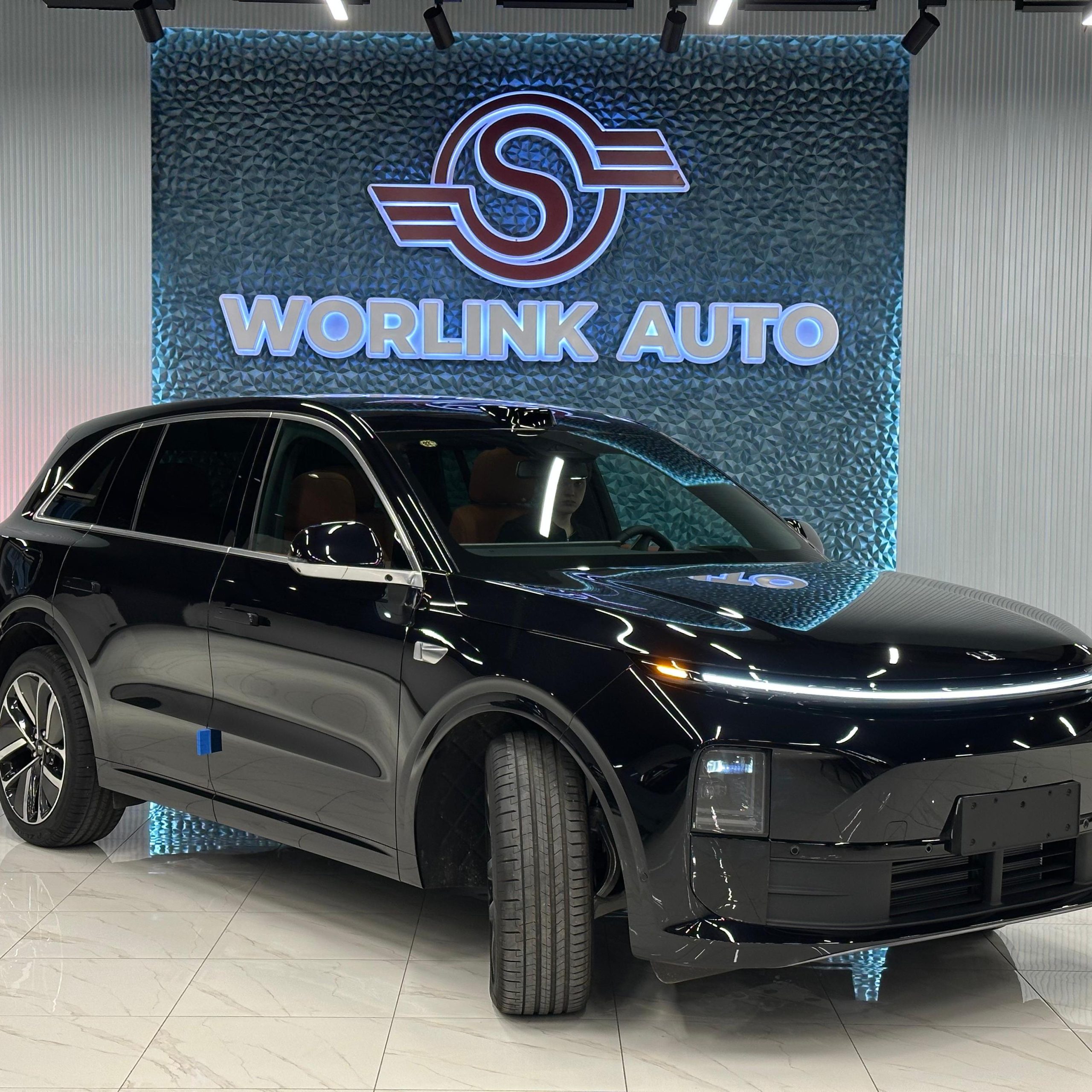 Li Auto L6 Lixiang Ideal L6 – Премиальный 5-местный внедорожник, электромобиль с увеличенным запасом хода, в наличии в России, готов к самовывозу.