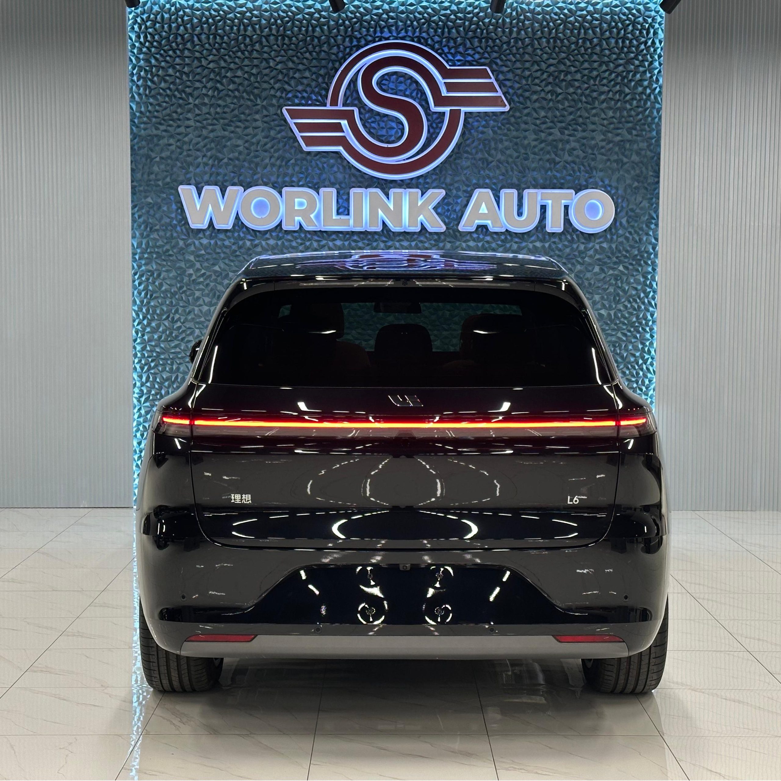 Li Auto L6 Lixiang Ideal L6 – Премиальный 5-местный внедорожник, электромобиль с увеличенным запасом хода, в наличии в России, готов к самовывозу.