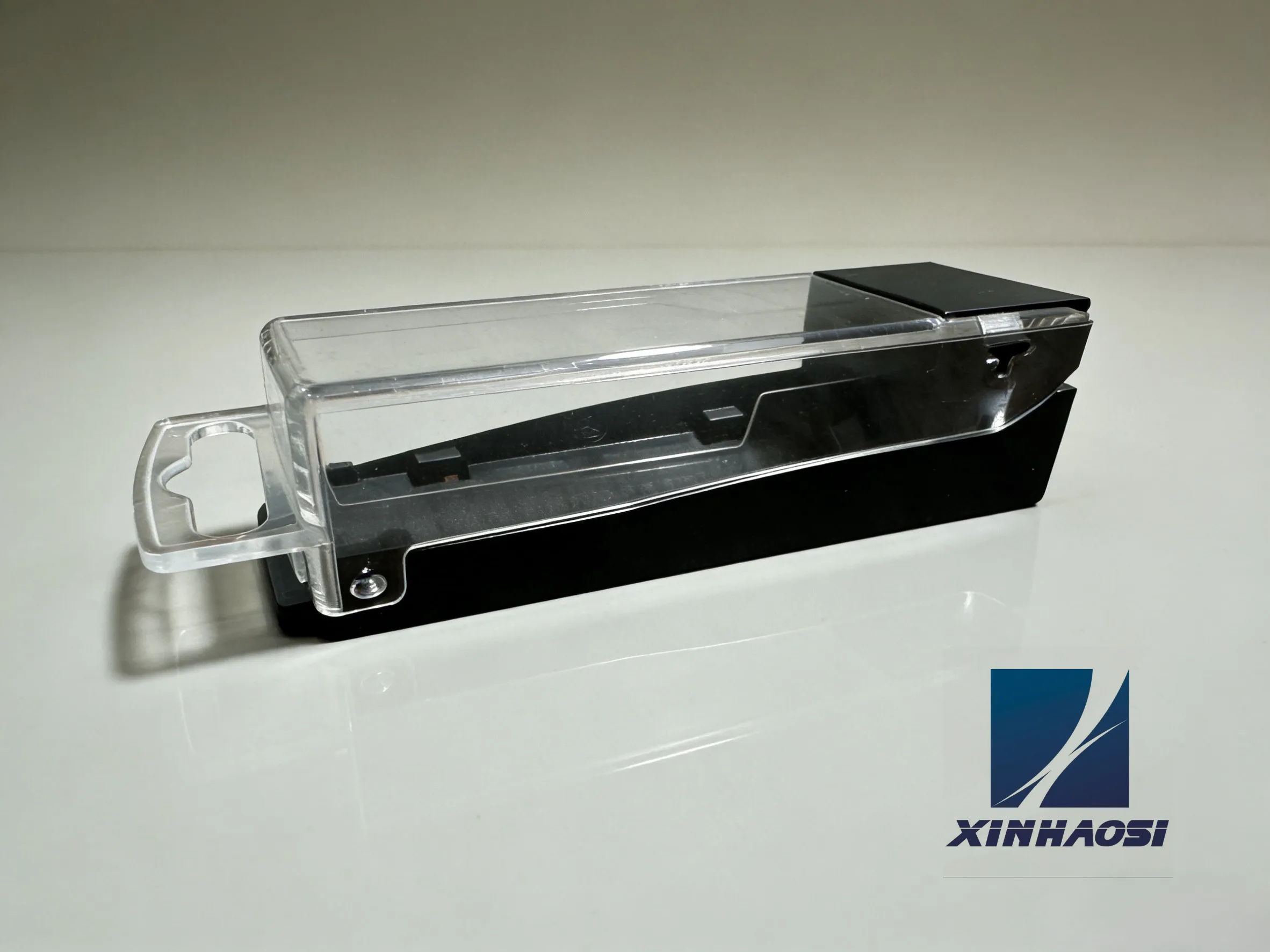 Малая прозрачная крышка для упаковки режущих инструментов