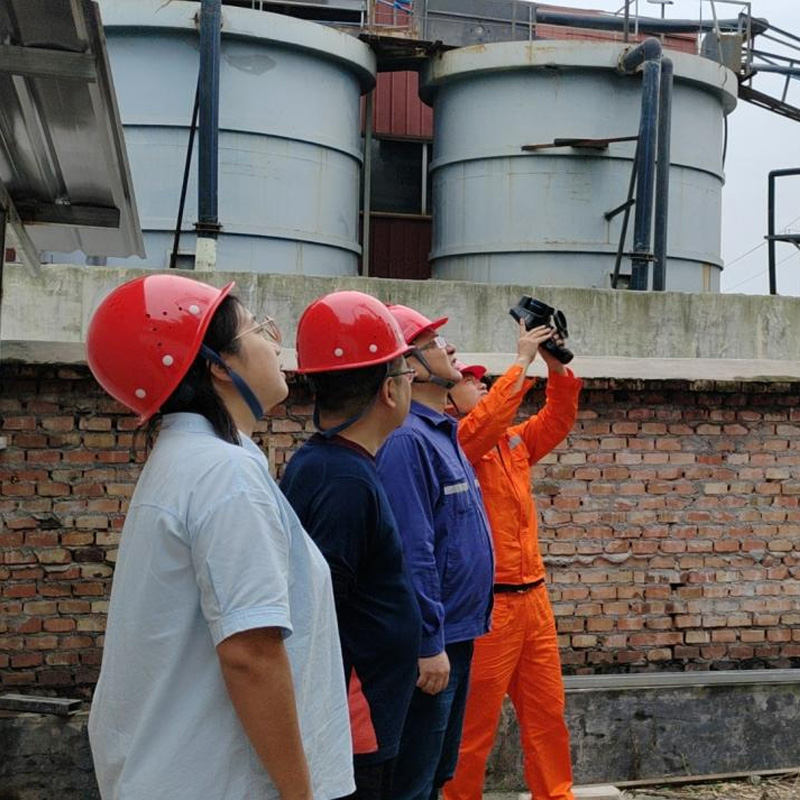 Ориентируясь на стандарты зеленого производства CNOOC, укрепляем возможности обеспечения зеленой цепочки поставок: компания провела комплексную специальную проверку экологической безопасности на территории завода