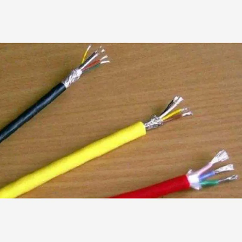 Краткое обсуждение причин взрывов и возгораний электрических проводов и кабелей.