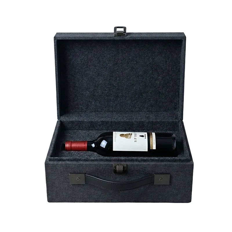 Решение по упаковке для бутылок алкоголя в деревянной коробке с ручкой и велюровой отделкой