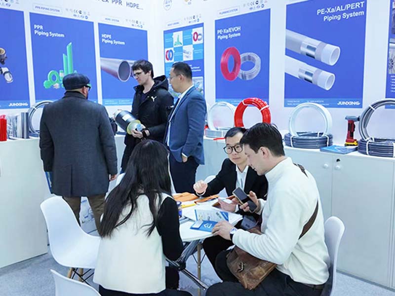 Компания Junxing pipe industry уже десять лет подряд представляет свою продукцию на российской выставке систем кондиционирования воздуха. (1)