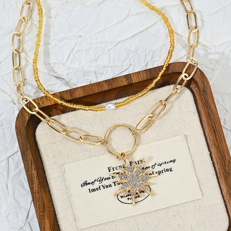 Многослойное ожерелье