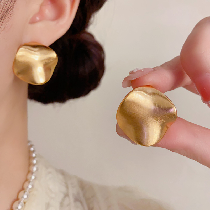 Серьги с фактурой