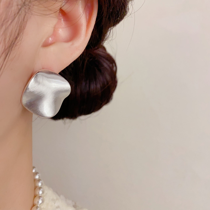 Серьги с фактурой