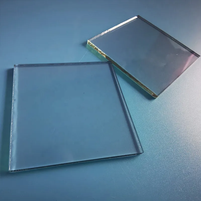 Стеклянные окна с низким содержанием железа