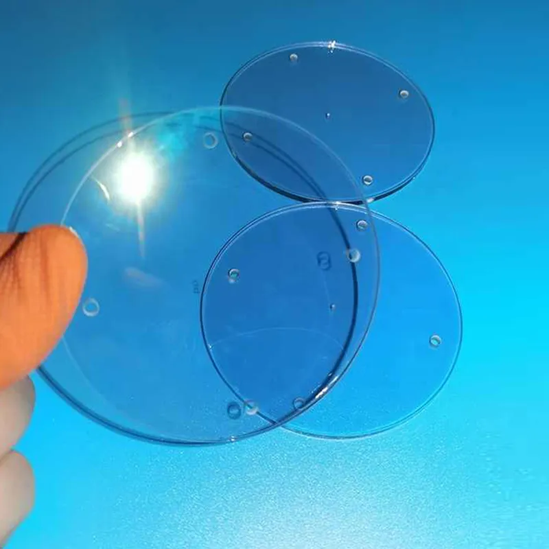 Тонкий лист плавленого кварцевого стекла