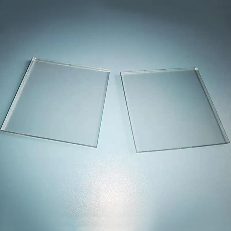 Тонкий лист сапфирового стекла