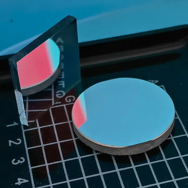 Применение оптических металлических отражателей