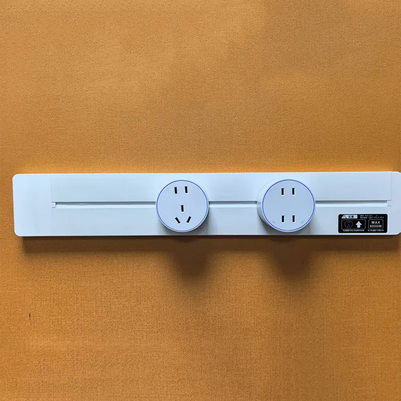 Настраиваемый шинопровод с розетками и USB-портами для зарядки