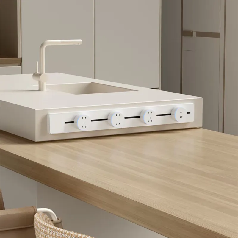 Настраиваемый шинопровод с розетками и USB-портами для зарядки