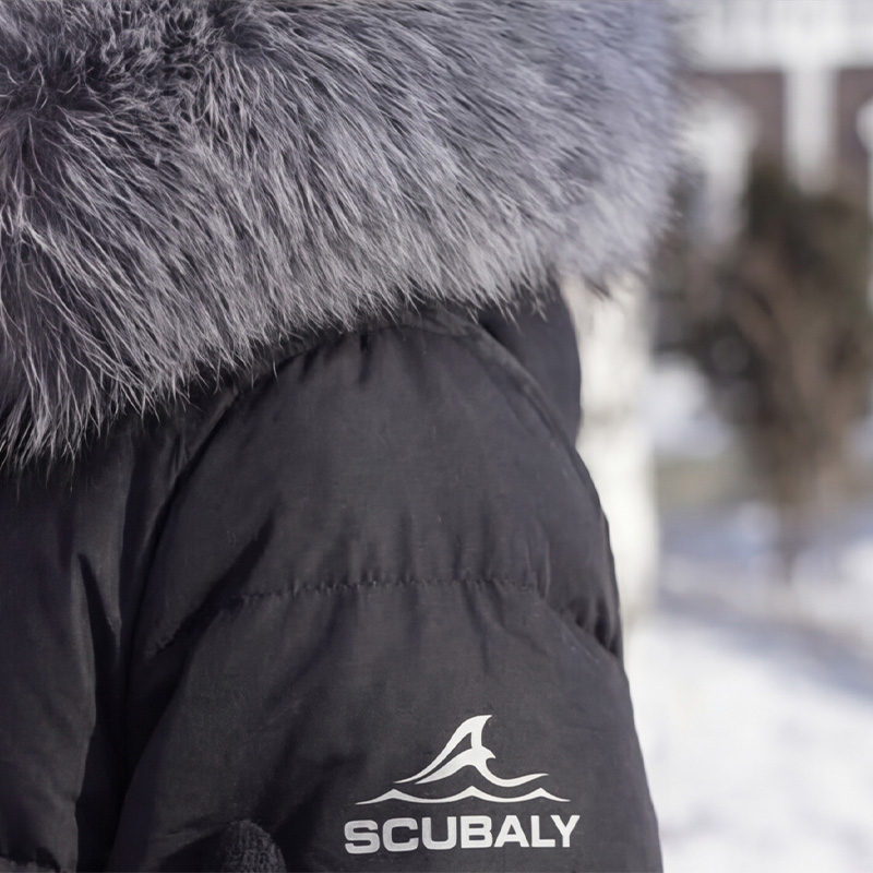 SCUBALY-YR268026 длинный пуховик из гусиного пуха «Чёрное золото» с большим меховым воротником