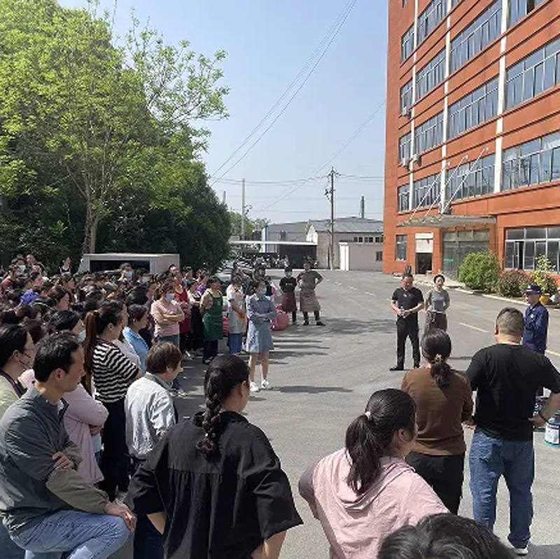 Репортаж о тренинге по пожарной безопасности и аварийно-спасательных учениях в компании ООО Аньхой Синьшили Технолоджи Девелопмент