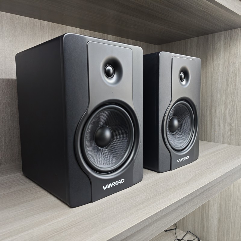 Профессиональная 8-дюймовая активная мониторная акустика