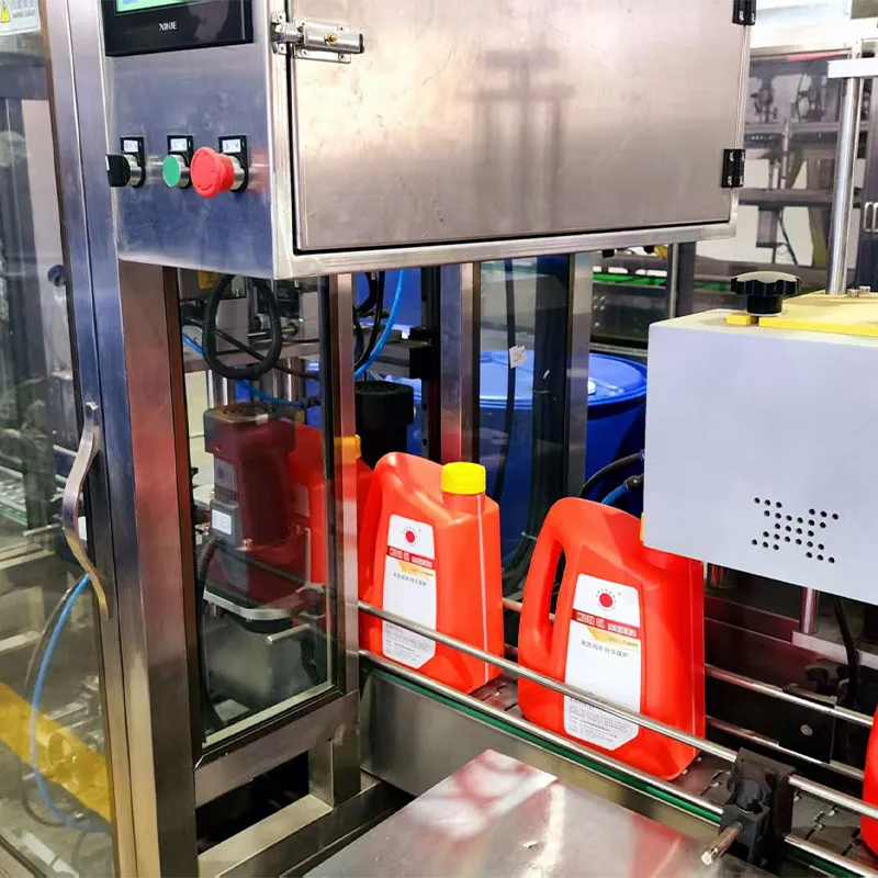 Наши моторные масла для бензиновых и дизельных двигателей, разработанные с учетом потребностей смазки автомобилей, обеспечивают безопасность ваших поездок.