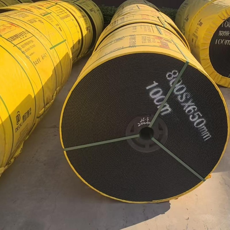 Цельнокроеная огнестойкая конвейерная лента с PVC и несущим сердечником