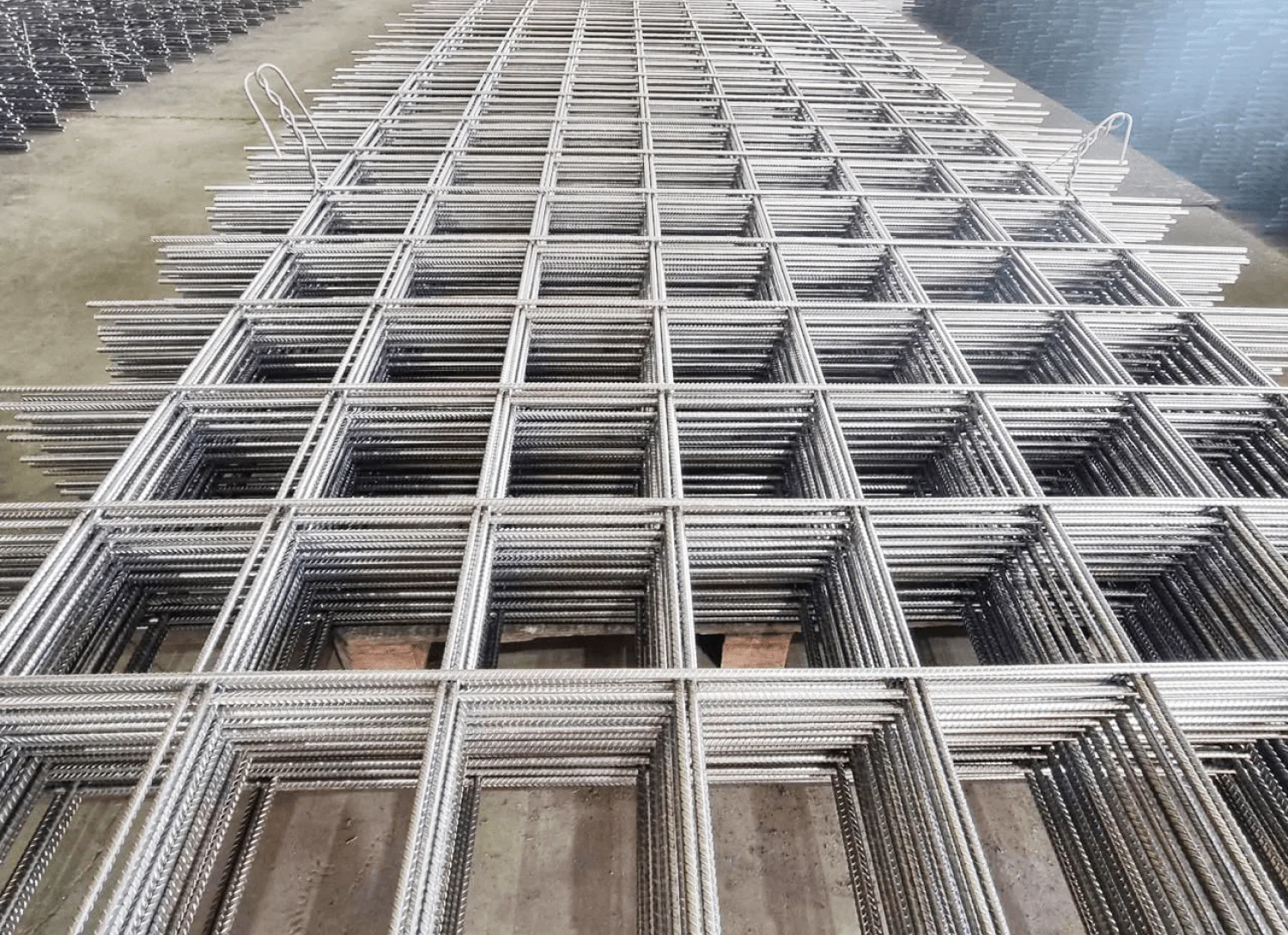 Оптовая продажа сварной сетки 2026: цены от производителя, прайс-лист