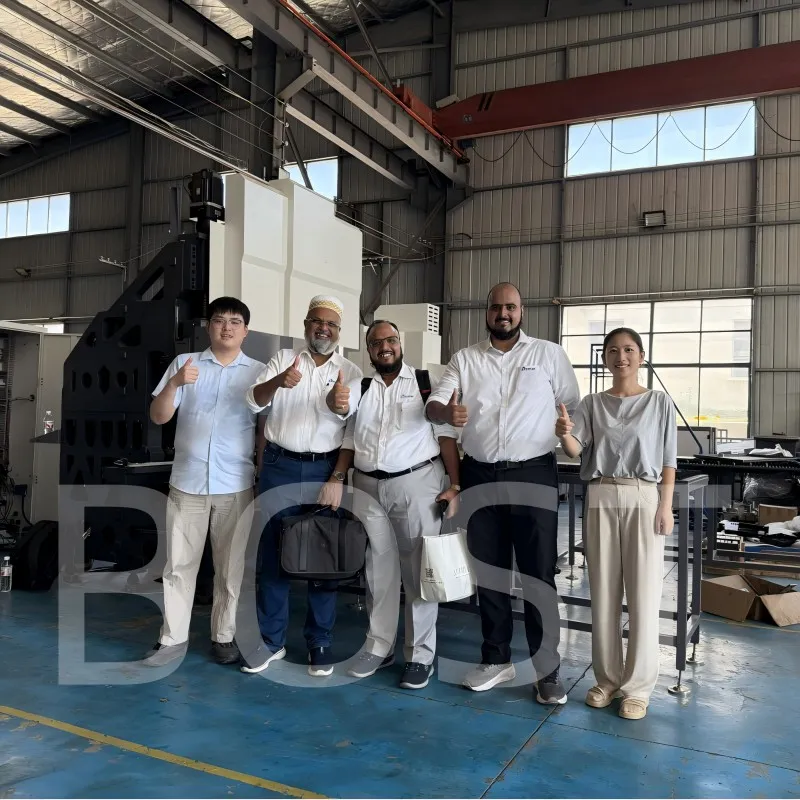 Индийский клиент возвращается для второго посещения завода! Наш центр гибки завоевал глубокое признание благодаря своим высоким возможностям