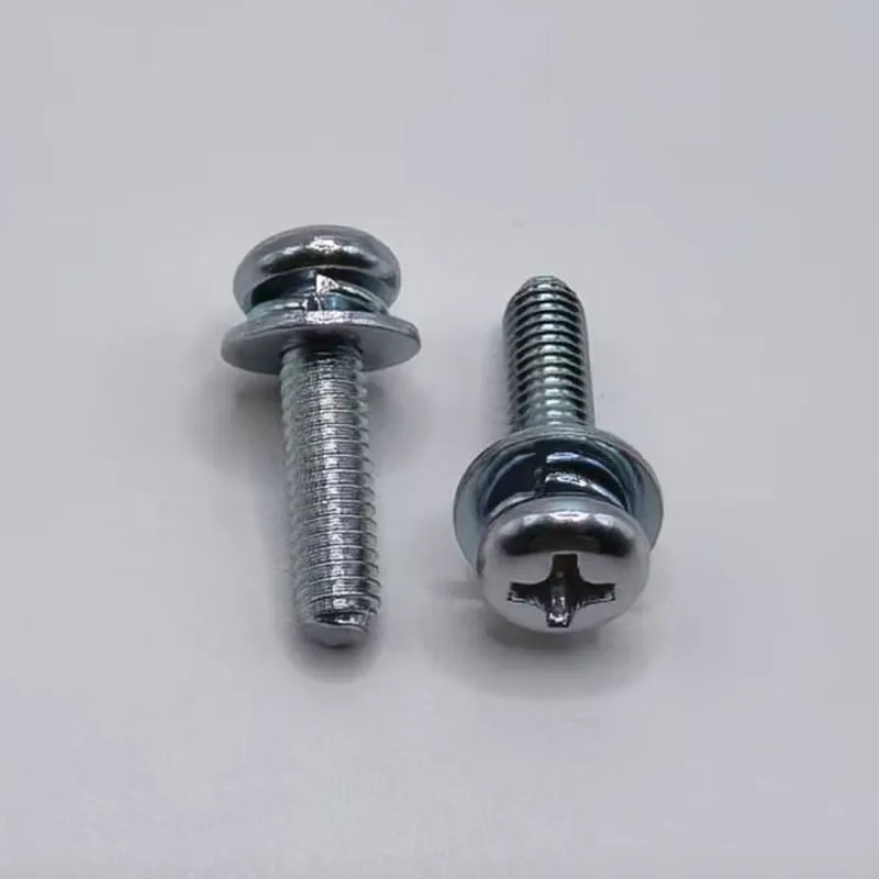 Винт с крестообразным шлицем, полукруглой головкой и трехкомпонентной шайбой