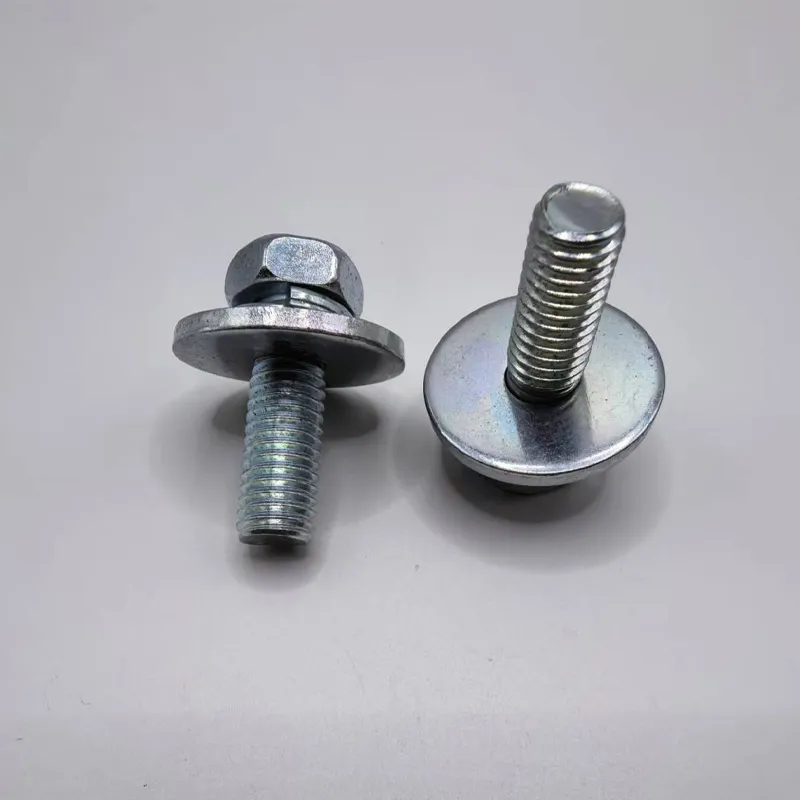 Винт с крестообразным шлицем, шестигранной головкой, вогнутой шайбой и тремя