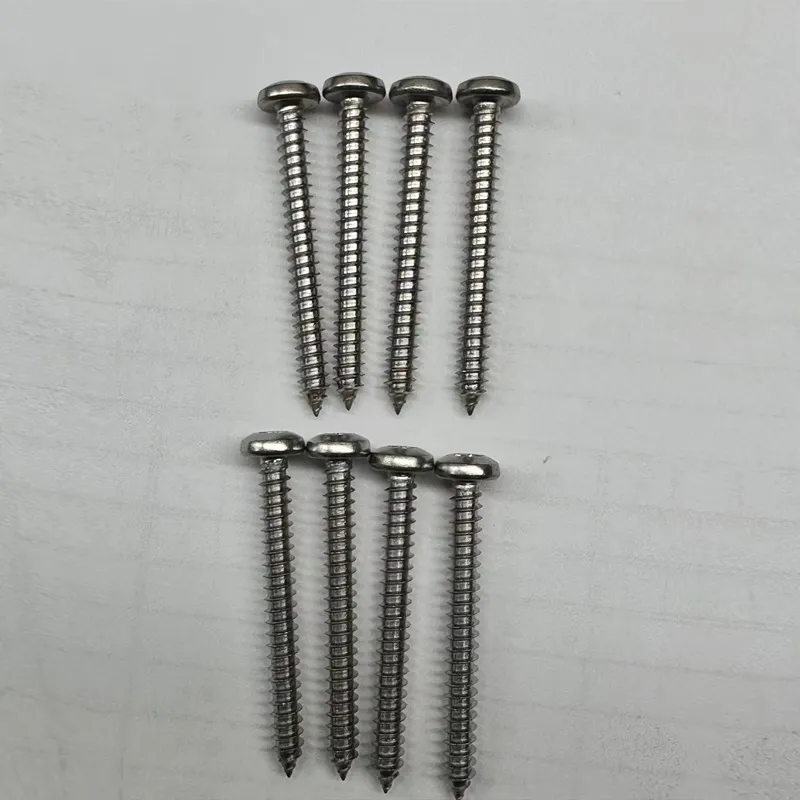 Саморез с крестообразным шлицем, полукруглой головкой и острым концом