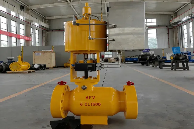 Осевой антипомпажный клапан