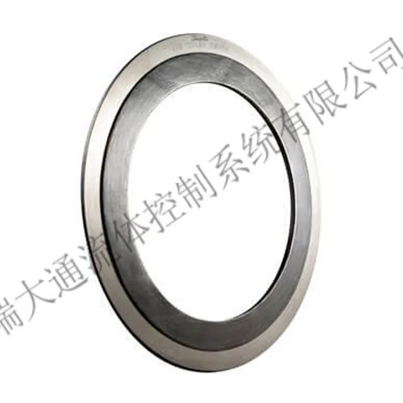 Композитная кампрофильная прокладка с металлическим сердечником