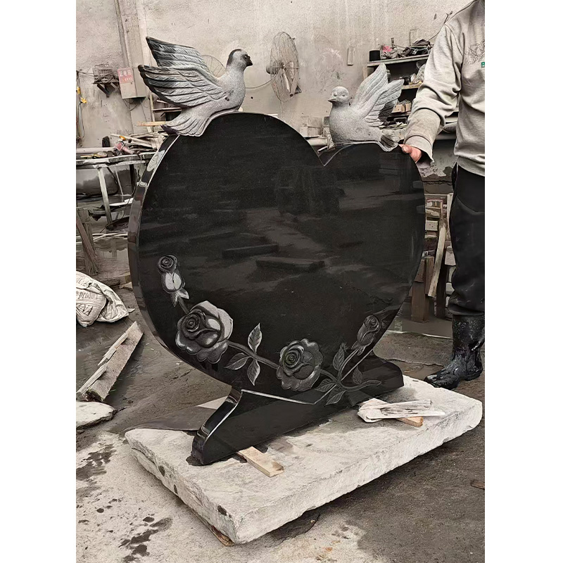 Monument en granit pour deux avec une colombe de la paix et des roses sur commande