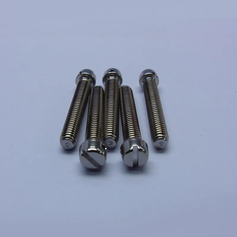 Винты с цилиндрической головкой и отверстием для контровочной проволоки