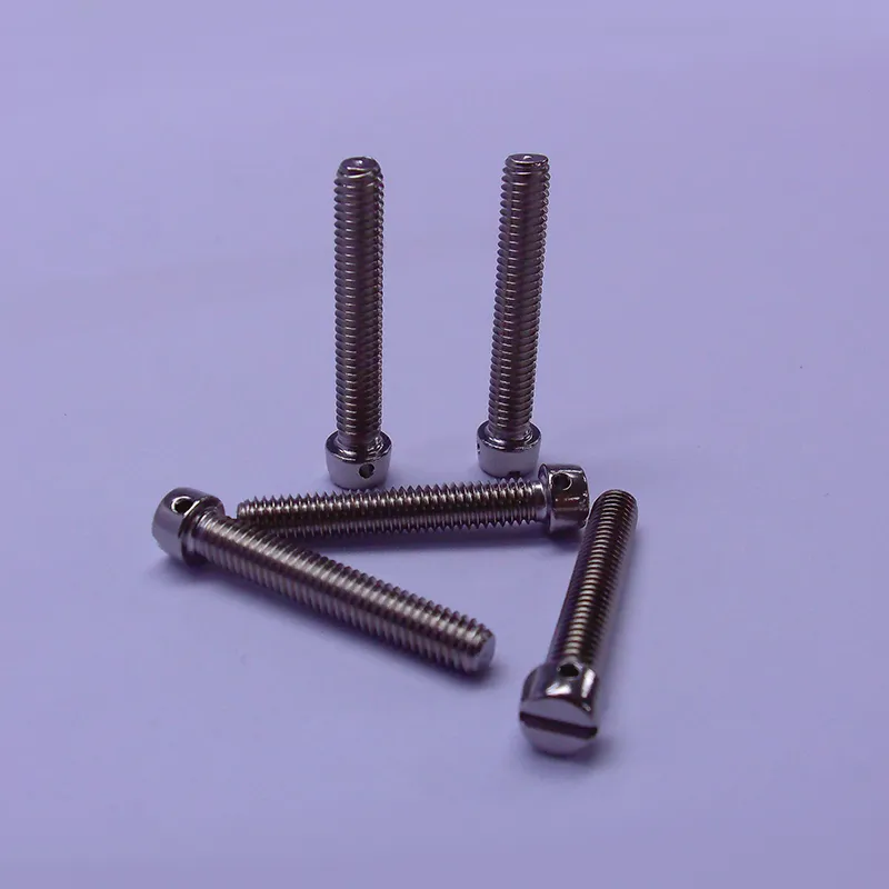 Винты с цилиндрической головкой и отверстием для контровочной проволоки