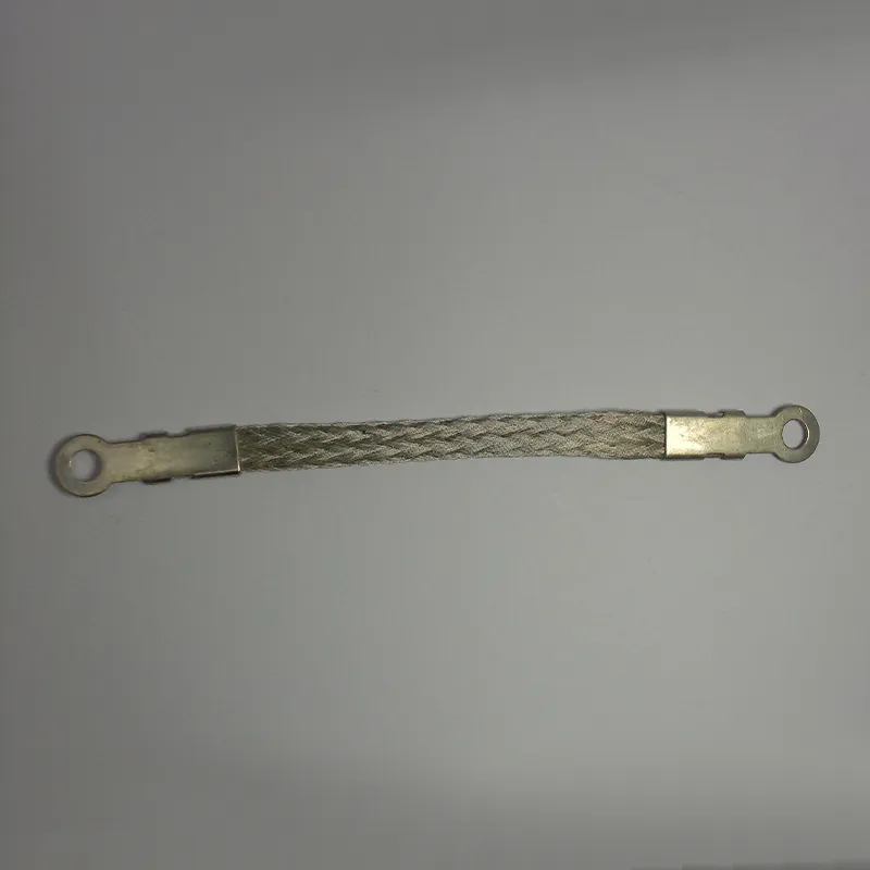 Заземляющая шина с двумя продольными штуцерами