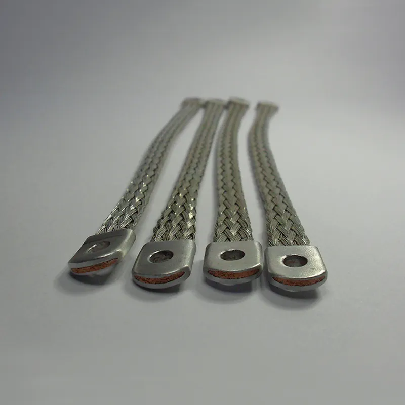 Заземляющая шина с двумя трубными штуцерами