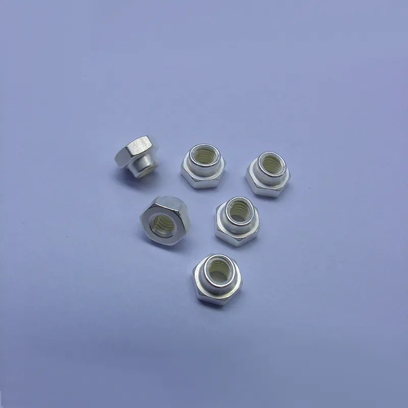 Самоконтрящиеся гайки шестигранные