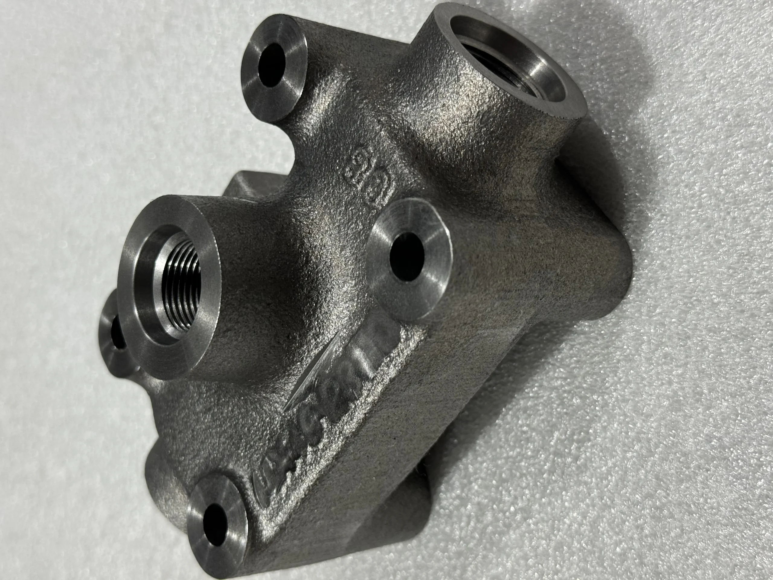 Komatsu 14X – 49 – 13110, корпус клапана