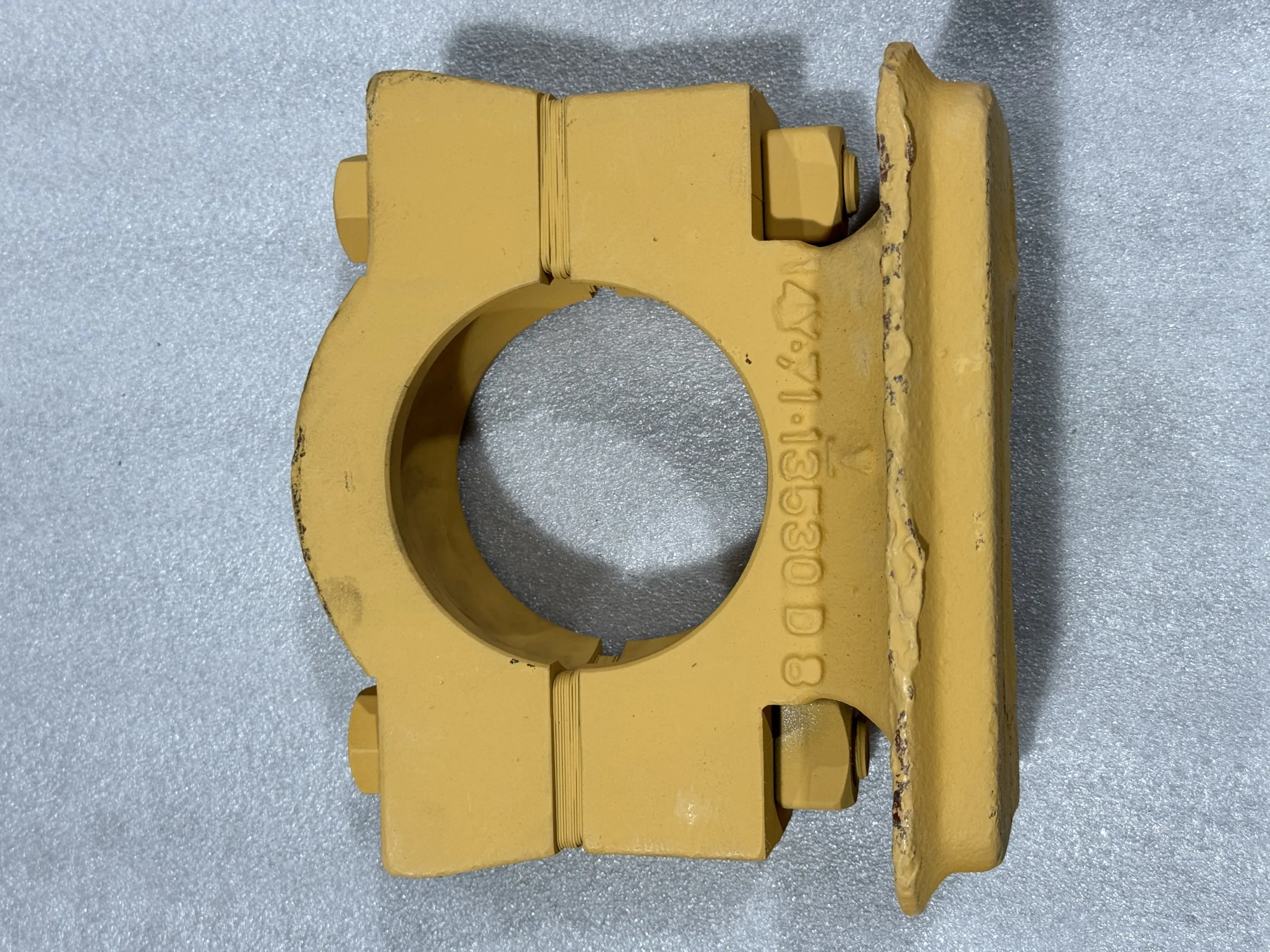 Механические принадлежности Komatsu 14Y – 71 – 00082 PIVOT ASS’ Y, LH (FOR TILT) KOMATSU Parts