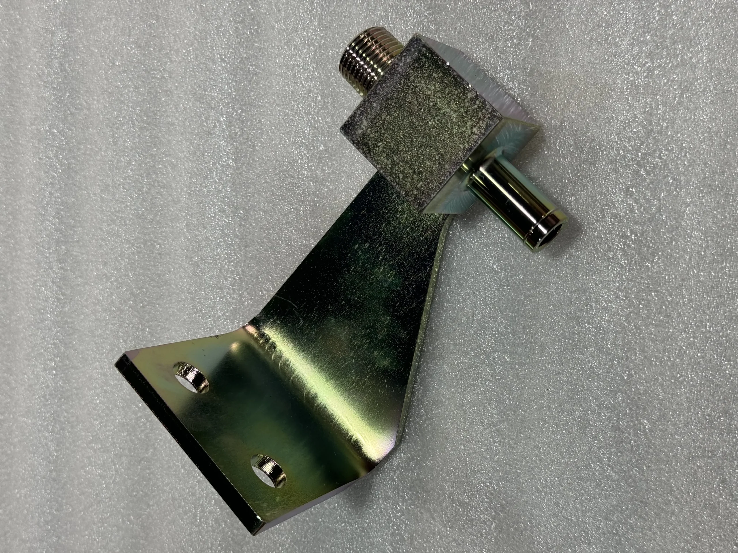 Оригинальный кронштейн Komatsu 195 – 04 – 31220