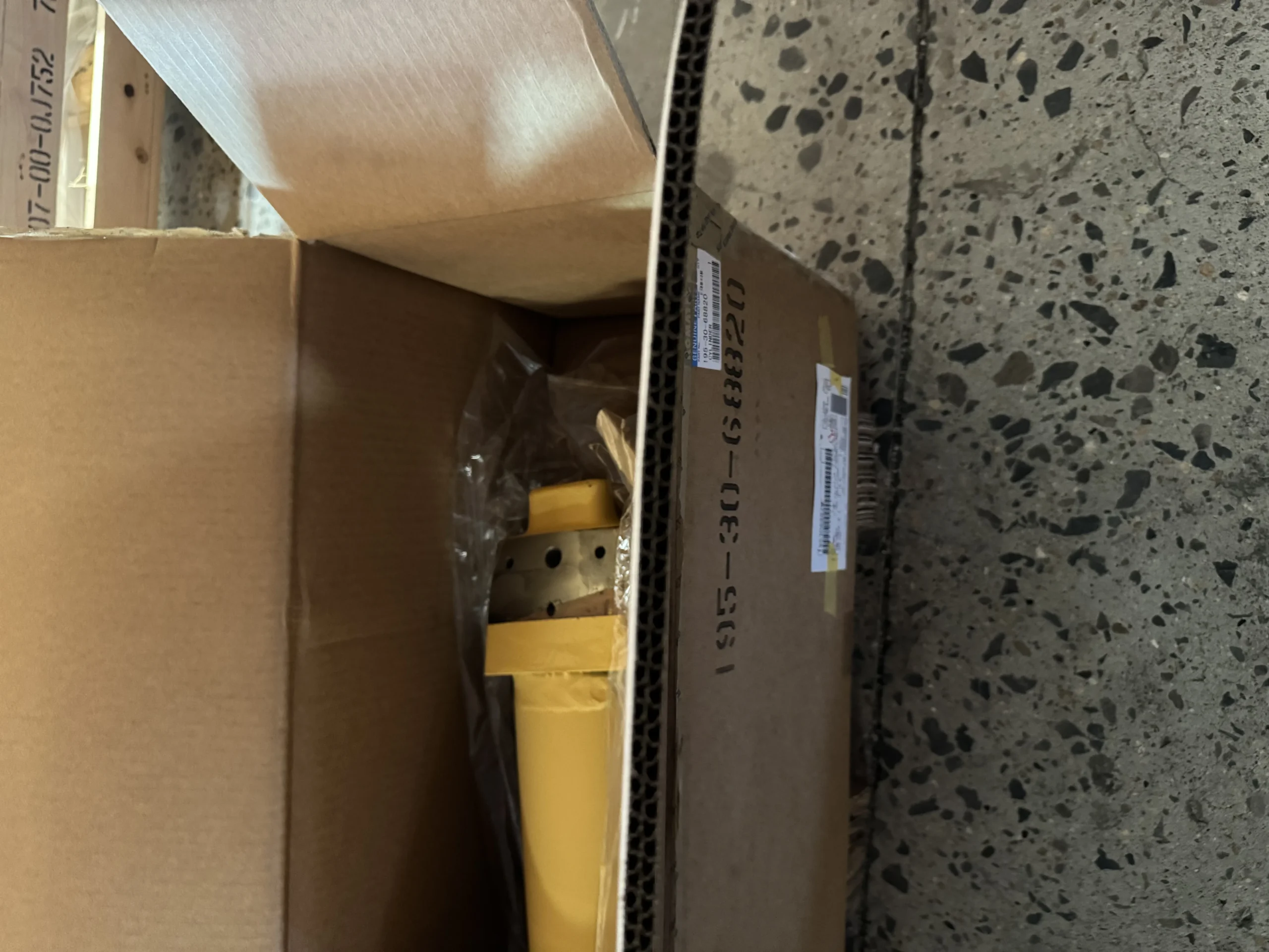 Оригинальный Komatsu 195 – 30 – 68820 цилиндры