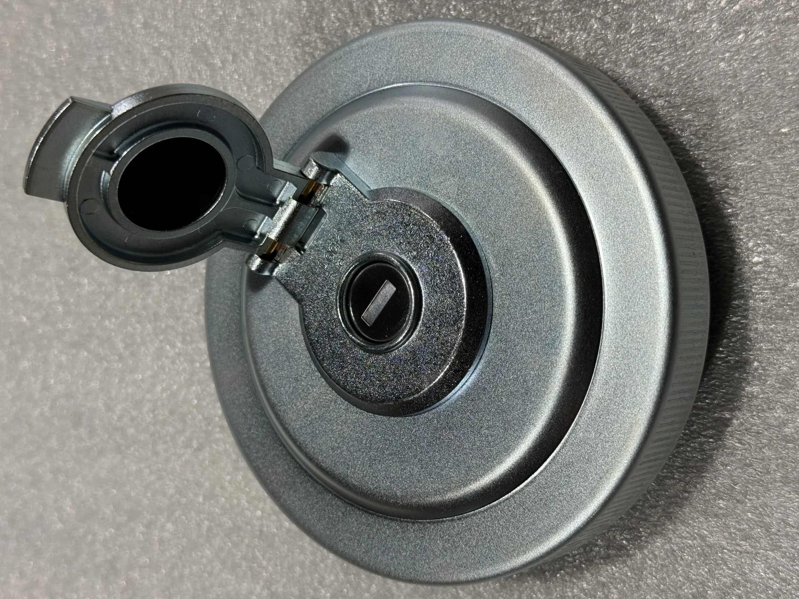 Крышка топливного бака & quot; КОМАТСУ & quot; 20Y – 04 – 1162